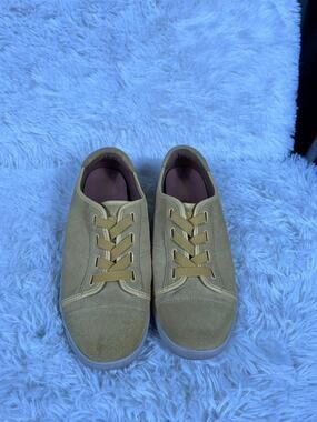 Vionic Shoes Mens Size 10 Wide Yellow Tan Suede Casual Comfort Lace Up Walking